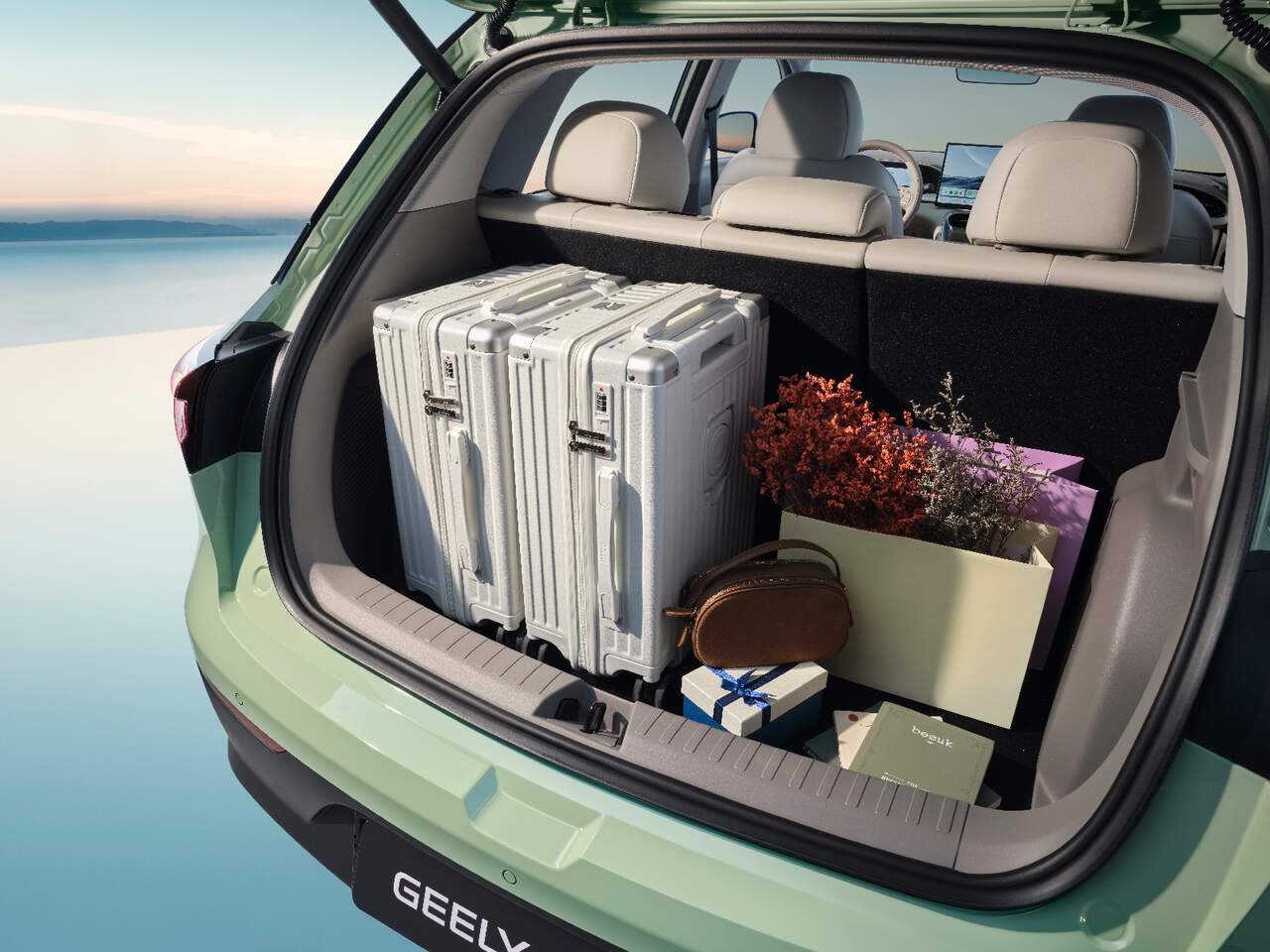 Maletero del Geely E2 (375 litros de capacidad)