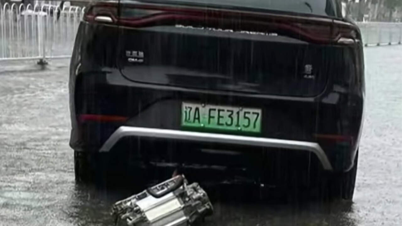 El motor eléctrico se desprende del BYD Tang tras un fuerte impacto