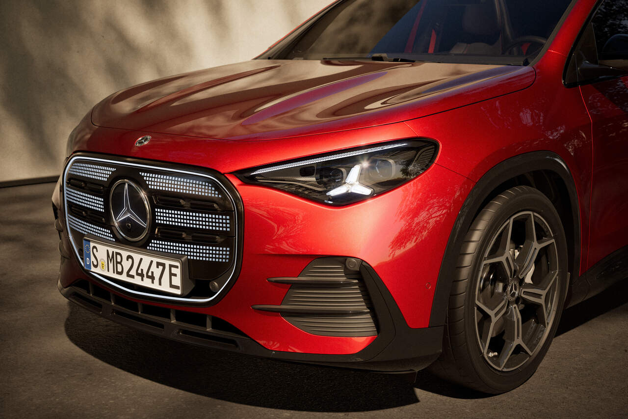 Detalle de la parte frontal del Mercedes-Benz GLA