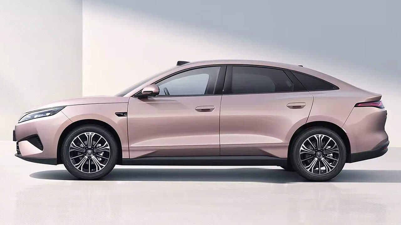 BYD Qin Max - Vista lateral