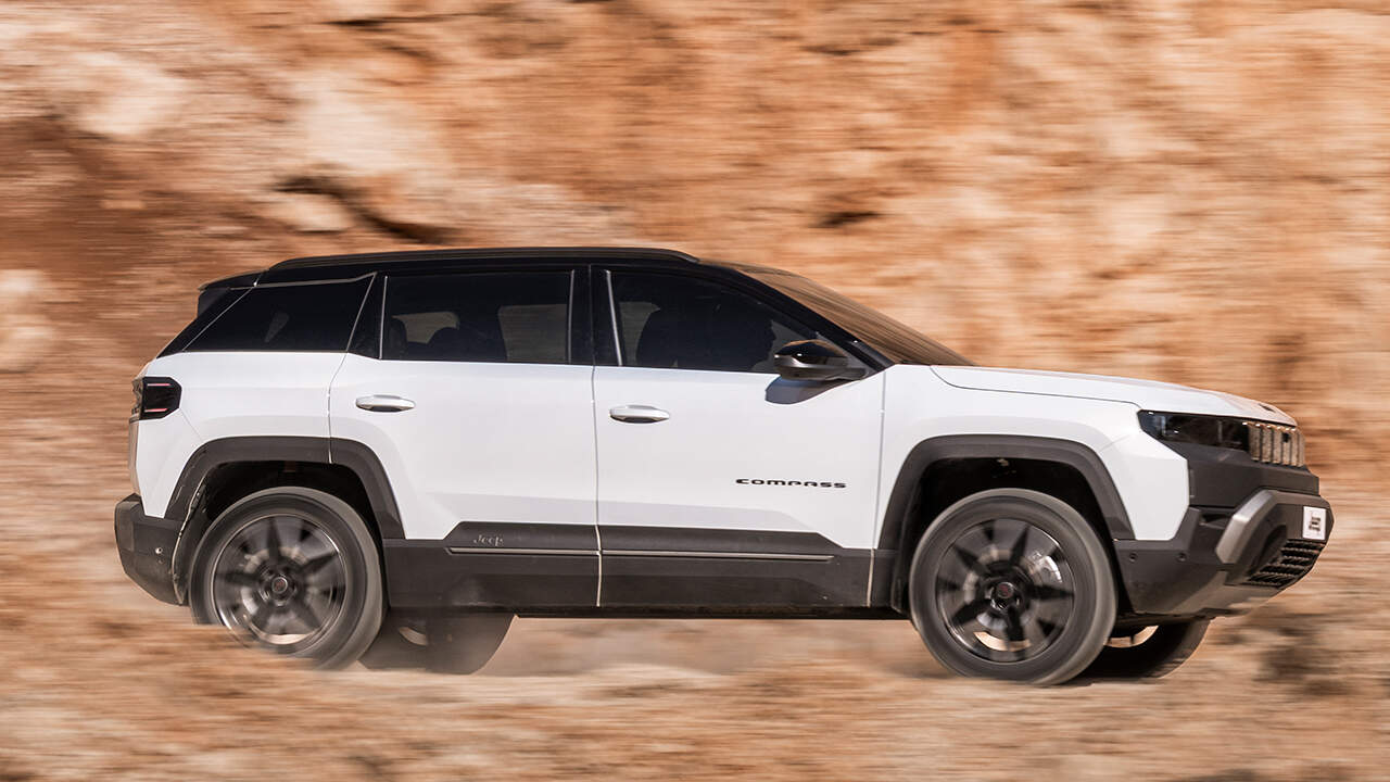 Vista lateral del Jeep Compass 2027