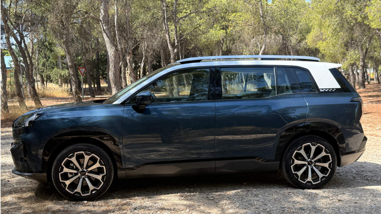 GAC AION V - vista lateral