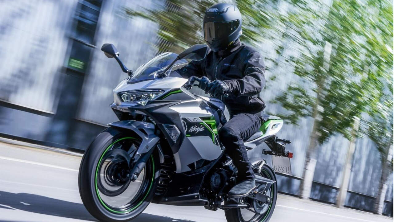 Moto eléctrica Kawasaki Ninja e-1 ya disponible en España