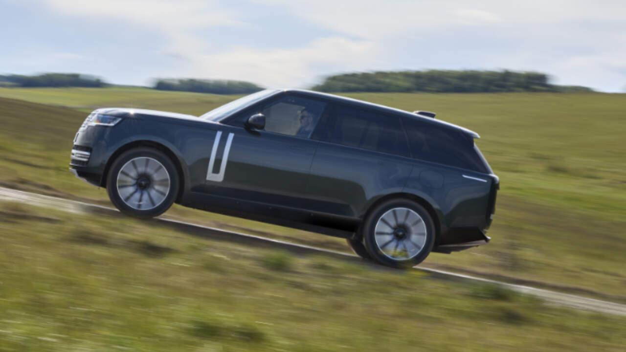 Range Rover Electric - Subiendo una cuesta