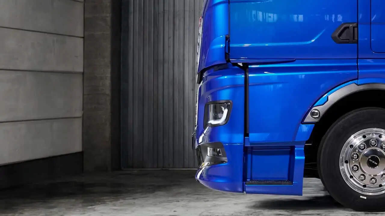 Man eTGX 2027 - foto de la parte baja y lateral del camión