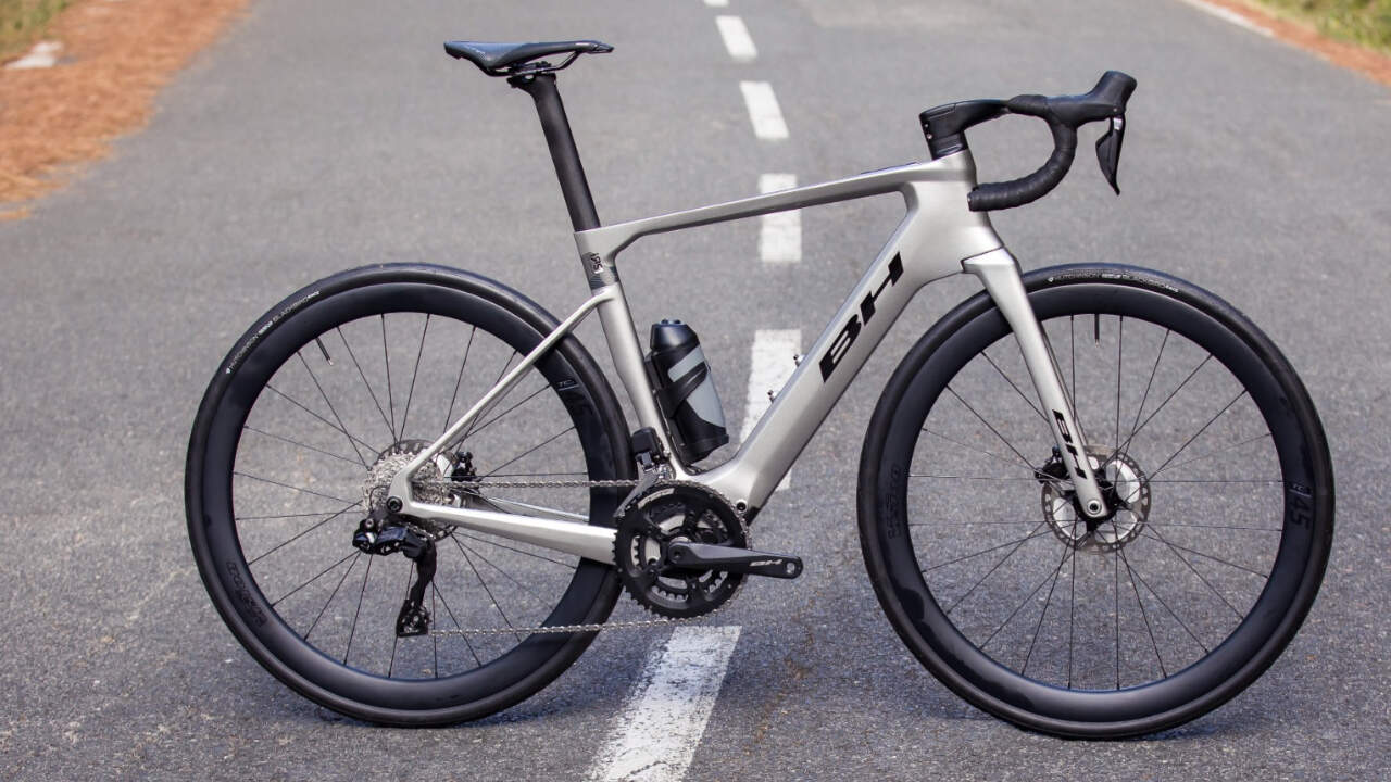 Foto de la bicicleta eléctrica de carretera - BH IRS1