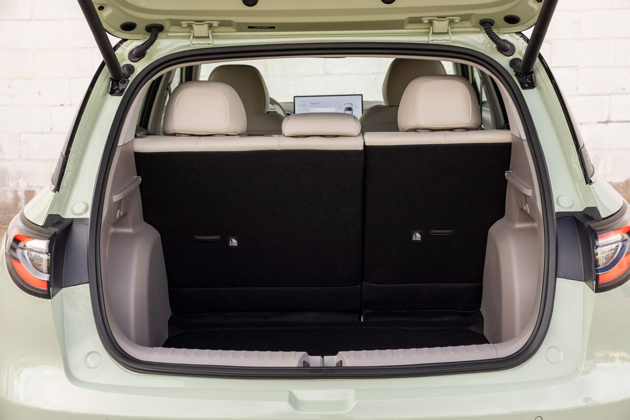 Geely E2 - Maletero trasero